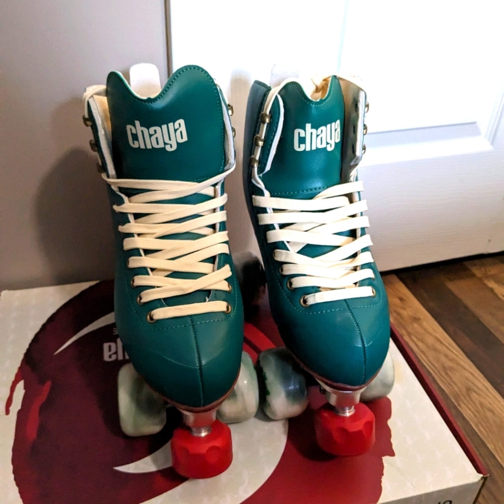 Chaya Melrose Premium Juniper Roller Skates size 40